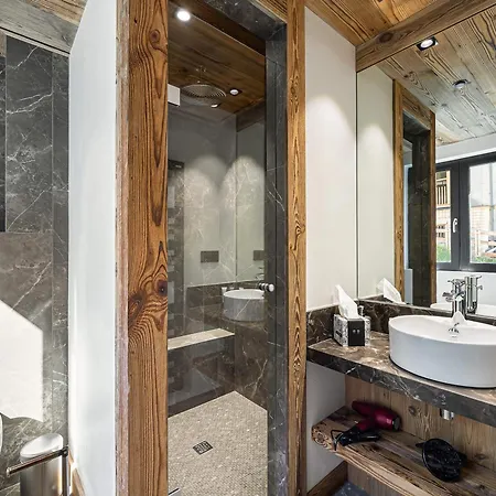 Spacieux De 100m² Pour 8 Pers., 4 Chambres, - Cheminee, Parking, Animaux Admis - Fr-1-567-62 Val-d'Isere